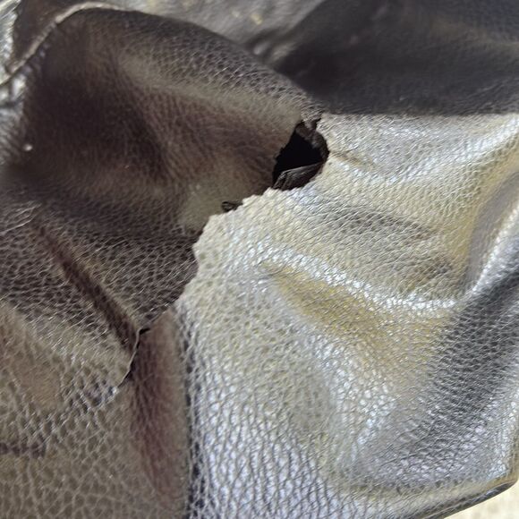 Distressed Fendi 80’s bucket bag - Picture 9 of 13